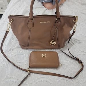 Michael Kors bag and wristlet set